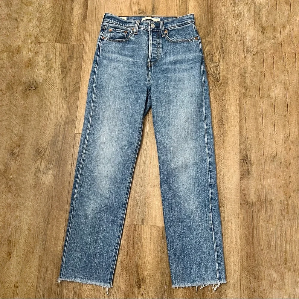 Levi's Wedgie Straight in‎ Love Triangle